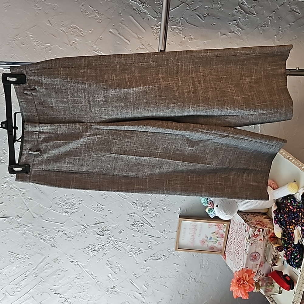 Ann Taylor crop wide leg dress pants.  Size 2P.